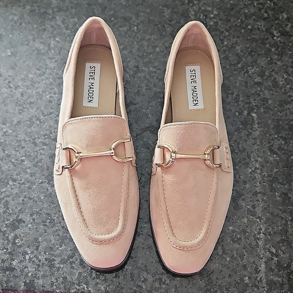 Steve Madden Shoes - Steve Madden (carpine) flats. Size 6.5. Beige suede.